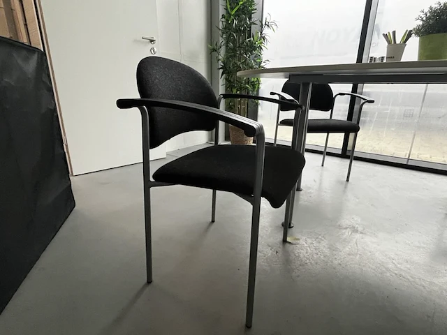 1 ovalen eettafel - afbeelding 4 van  6