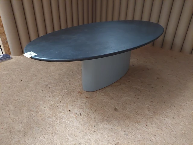 1 ovalen eettafel - afbeelding 1 van  4