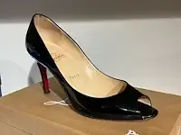 1 paar damesschoenen louboutin you you - afbeelding 1 van  4