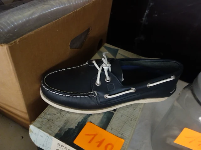 1 paar herenschoenen maat 44 - afbeelding 2 van  3