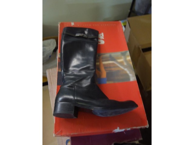 1 paar zwarte lederen laarzen - maat 40 - afbeelding 1 van  2