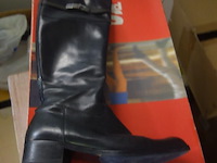 1 paar zwarte lederen laarzen - maat 40 - afbeelding 1 van  2