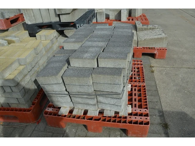 1 pallet bakstenen, 2 paletten klinkers ca. 14 m2 (zonder pvc paletten) - afbeelding 3 van  9