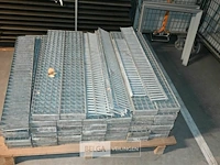1 pallet galvaniseroosters - afbeelding 1 van  2