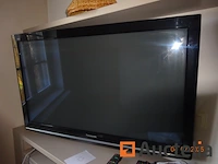 1 panasonic merk flat scherm tv - afbeelding 1 van  2