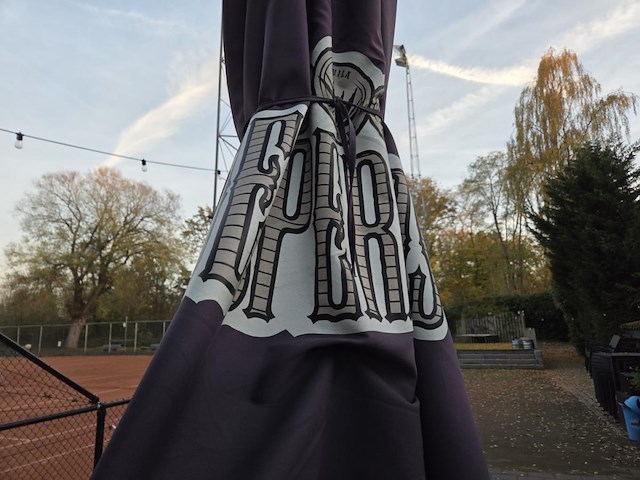 1 parasol getekend "desperados" - afbeelding 3 van  4