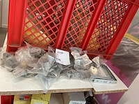 1 partij bevestigingsmaterialen - afbeelding 1 van  5