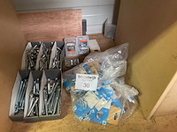 1 partij bevestigingsmaterialen - afbeelding 1 van  8