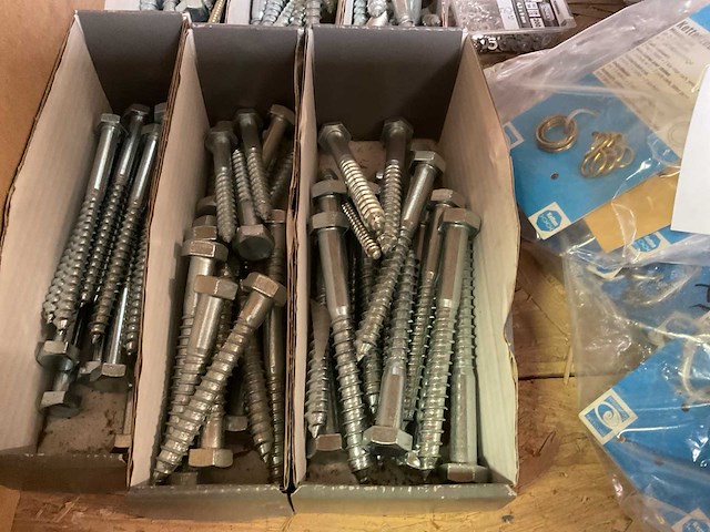 1 partij bevestigingsmaterialen - afbeelding 2 van  8