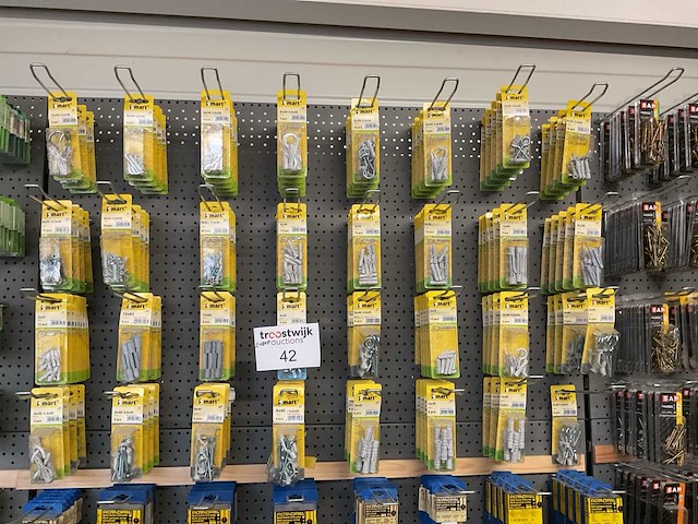 1 partij bevestigingsmaterialen - afbeelding 1 van  7