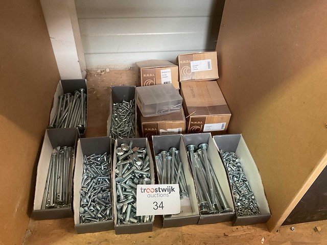 1 partij houtdraadbouten ; krammen - afbeelding 1 van  6