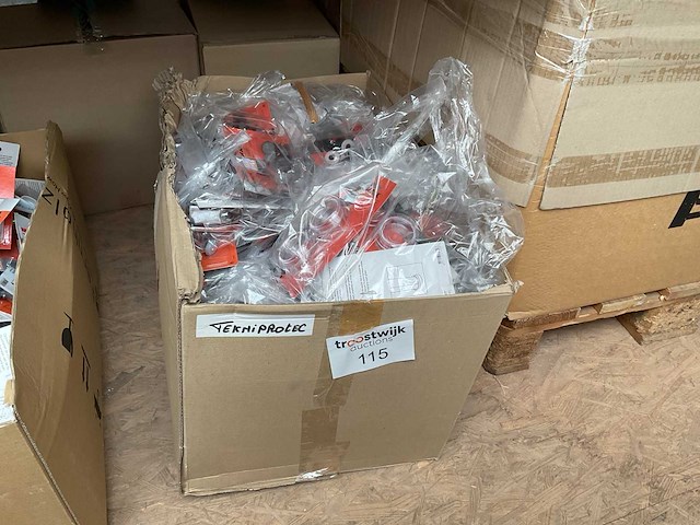 1 partij stoeldoppen; viltglijders - afbeelding 1 van  13