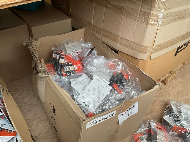 1 partij stoeldoppen; viltglijders - afbeelding 6 van  13