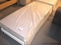 1 persoons bed vv lattenbodem en matras 90x200 - afbeelding 1 van  2