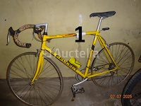 1 peugeot fiets, art deco, geel - afbeelding 1 van  3