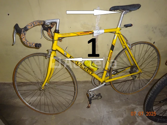1 peugeot fiets, art deco, geel - afbeelding 2 van  3
