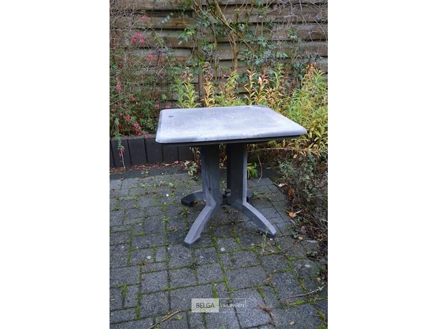 1 plastieke tuintafel 80x80 - afbeelding 2 van  4