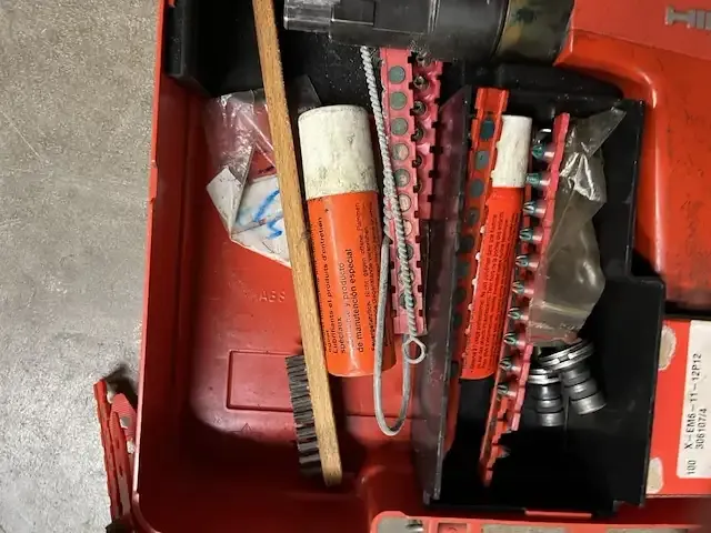1 pneumatische nagelschieter hilti dx 450 - afbeelding 4 van  9