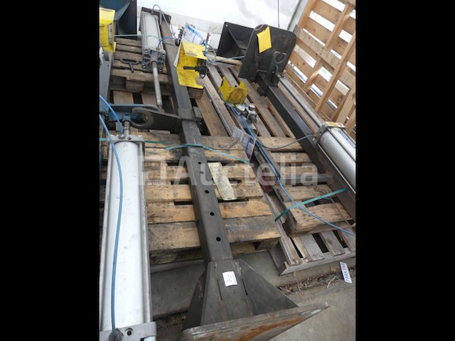 1 pneumatische pers (voor onderdelen) - afbeelding 1 van  4