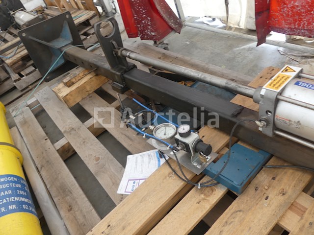 1 pneumatische pers (voor onderdelen) - afbeelding 1 van  4