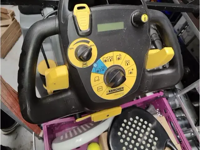 1 poetsmachine karcher b40 w - afbeelding 3 van  6