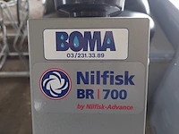 1 poetsmachine nilfisk br700 - afbeelding 3 van  6