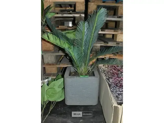 1 pot met kunstbloemen - afbeelding 1 van  1