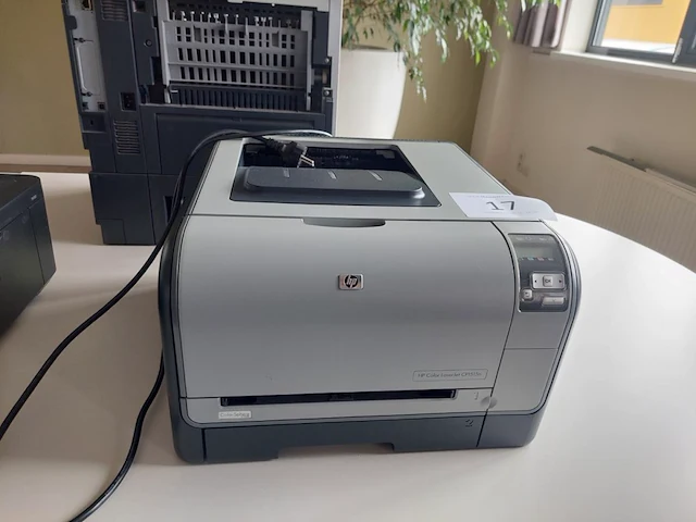 1 printer hp color laserjet cp1515n - afbeelding 1 van  4