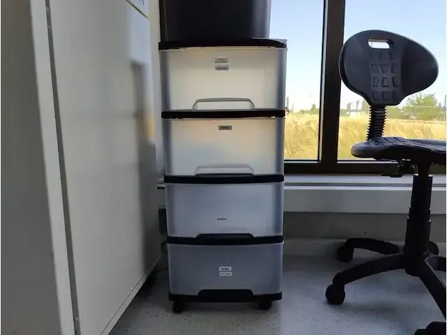 1 pvc sorteertoren + 3 pvc vuilnisbakken - afbeelding 2 van  4