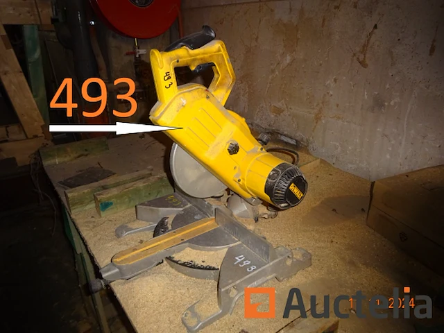 1 radiaalzaag dewalt sur werkbank, handgemaakt - afbeelding 1 van  3