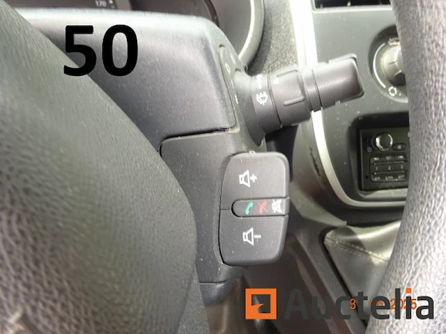 1 renault kangoo bestelwagen, 1e inschrijving 12/07/2017, chassis 419014, cil. 1461cc, 55 kw, diesel, immat1cch903, twee achterdeuren, rechter zijdeur, trekhaak, 5 versnellingen, 2 kentekenkleppen (huis en voertuig), 1 certificaat van overeenstemming, 1 identificatierapport, 1 technisch keuringscertificaat, - afbeelding 4 van  32