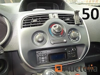 1 renault kangoo bestelwagen, 1e inschrijving 12/07/2017, chassis 419014, cil. 1461cc, 55 kw, diesel, immat1cch903, twee achterdeuren, rechter zijdeur, trekhaak, 5 versnellingen, 2 kentekenkleppen (huis en voertuig), 1 certificaat van overeenstemming, 1 identificatierapport, 1 technisch keuringscertificaat, - afbeelding 5 van  32