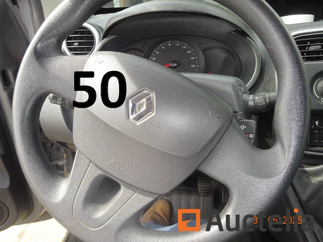 1 renault kangoo bestelwagen, 1e inschrijving 12/07/2017, chassis 419014, cil. 1461cc, 55 kw, diesel, immat1cch903, twee achterdeuren, rechter zijdeur, trekhaak, 5 versnellingen, 2 kentekenkleppen (huis en voertuig), 1 certificaat van overeenstemming, 1 identificatierapport, 1 technisch keuringscertificaat, - afbeelding 6 van  32
