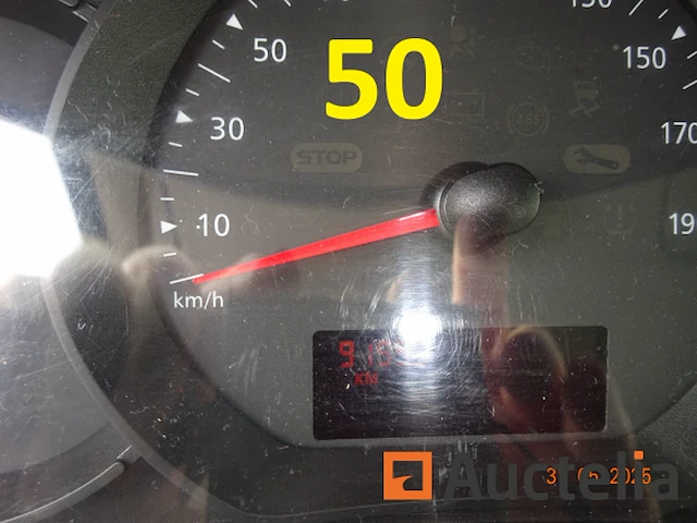 1 renault kangoo bestelwagen, 1e inschrijving 12/07/2017, chassis 419014, cil. 1461cc, 55 kw, diesel, immat1cch903, twee achterdeuren, rechter zijdeur, trekhaak, 5 versnellingen, 2 kentekenkleppen (huis en voertuig), 1 certificaat van overeenstemming, 1 identificatierapport, 1 technisch keuringscertificaat, - afbeelding 8 van  32