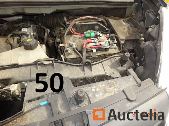 1 renault kangoo bestelwagen, 1e inschrijving 12/07/2017, chassis 419014, cil. 1461cc, 55 kw, diesel, immat1cch903, twee achterdeuren, rechter zijdeur, trekhaak, 5 versnellingen, 2 kentekenkleppen (huis en voertuig), 1 certificaat van overeenstemming, 1 identificatierapport, 1 technisch keuringscertificaat, - afbeelding 10 van  32