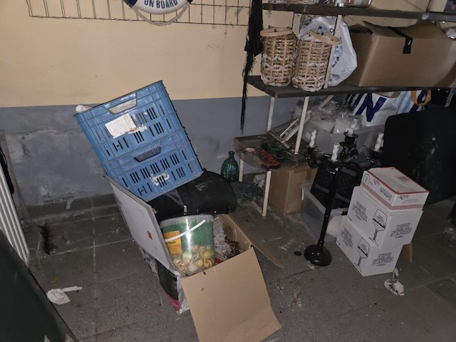 1 resthinhoud berging - afbeelding 6 van  13