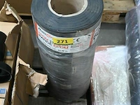 1 rol epdm 30mm + 1 mm dik h60 cm + restant - afbeelding 1 van  2