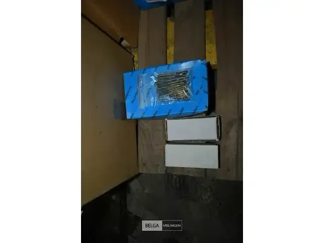 1 rol van 20lm bruin met bevestiging - afbeelding 4 van  6