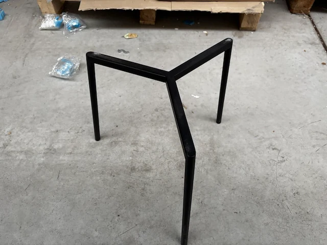 1 ronde bijzettafel - bianco + onderstel - h38cm - afbeelding 4 van  4