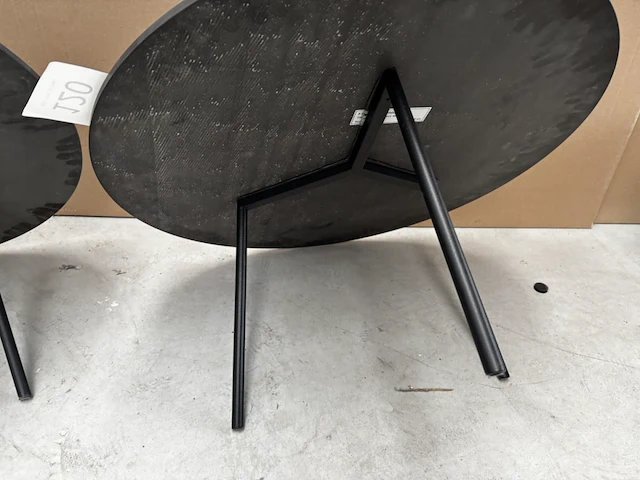 1 ronde bijzettafel - nero + onderstel - showroommodel - afbeelding 3 van  3