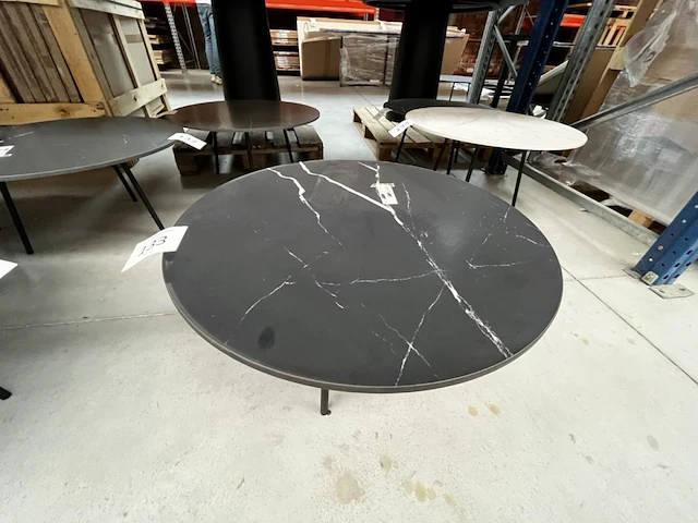 1 ronde bijzettafel - afbeelding 1 van  3