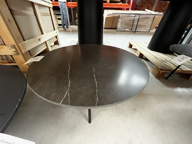 1 ronde bijzettafel - afbeelding 1 van  3