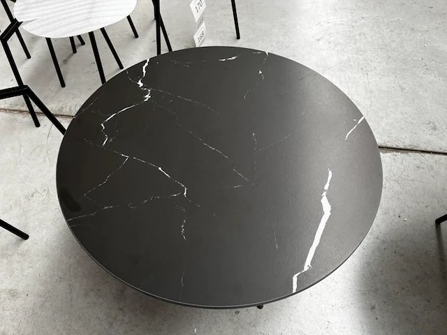 1 ronde bijzettafel - afbeelding 1 van  2
