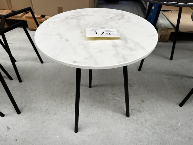 1 ronde bijzettafel - afbeelding 1 van  2