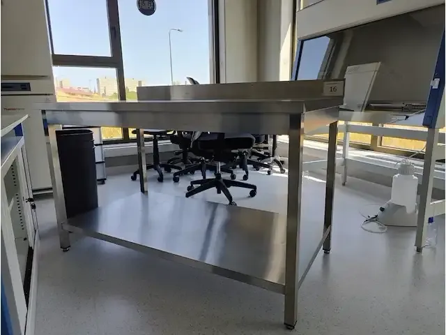 1 rvs werktafel - afbeelding 1 van  5