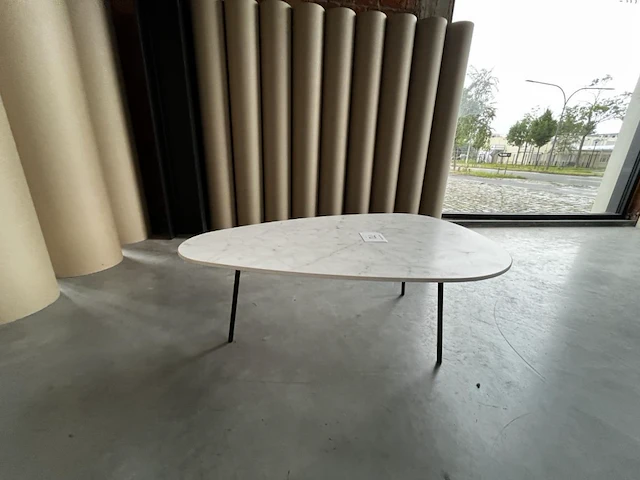 1 salontafel organische vorm carrara - afbeelding 1 van  3
