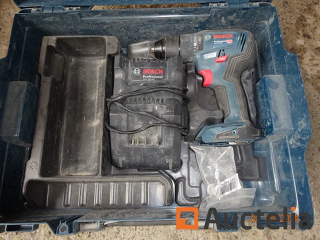 1 schroefmachine op accu met lader maar zonder batterij, van merk bosch type gsr18v55, in de originele behuizing - afbeelding 1 van  2