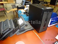 1 senseo philips, 3 harde schijven, waarvan 2 nieuw, 4 kaartlezers, 2 synologie nas-stations, zonder dijk, type ds213, beschermfolies voor mobiele telefoons, 1 gsm-oplader - afbeelding 2 van  3