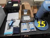1 senseo philips, 3 harde schijven, waarvan 2 nieuw, 4 kaartlezers, 2 synologie nas-stations, zonder dijk, type ds213, beschermfolies voor mobiele telefoons, 1 gsm-oplader - afbeelding 3 van  3