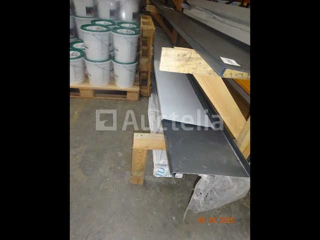 1 set aluminium vensterbanken tot 5m90/33cm breed - afbeelding 1 van  4